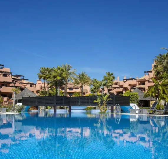Short-term rent of middle floor apartment in Estepona