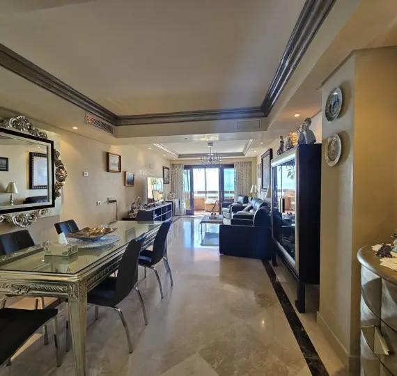 Short-term rent of middle floor apartment in Estepona