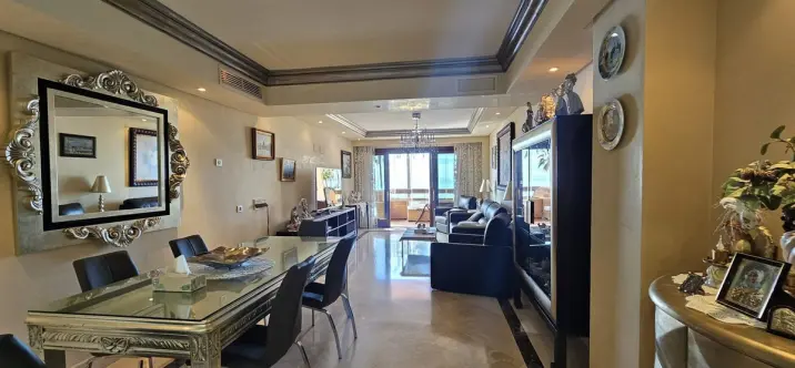 Short-term rent of middle floor apartment in Estepona 4