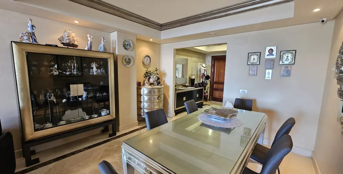 Short-term rent of middle floor apartment in Estepona 6