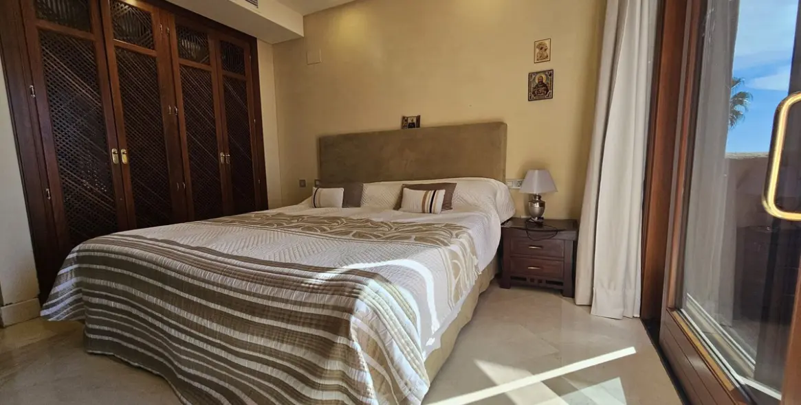 Short-term rent of middle floor apartment in Estepona 18