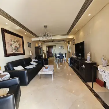 Краткосрочная аренда апартаментов на среднем этаже в Estepona