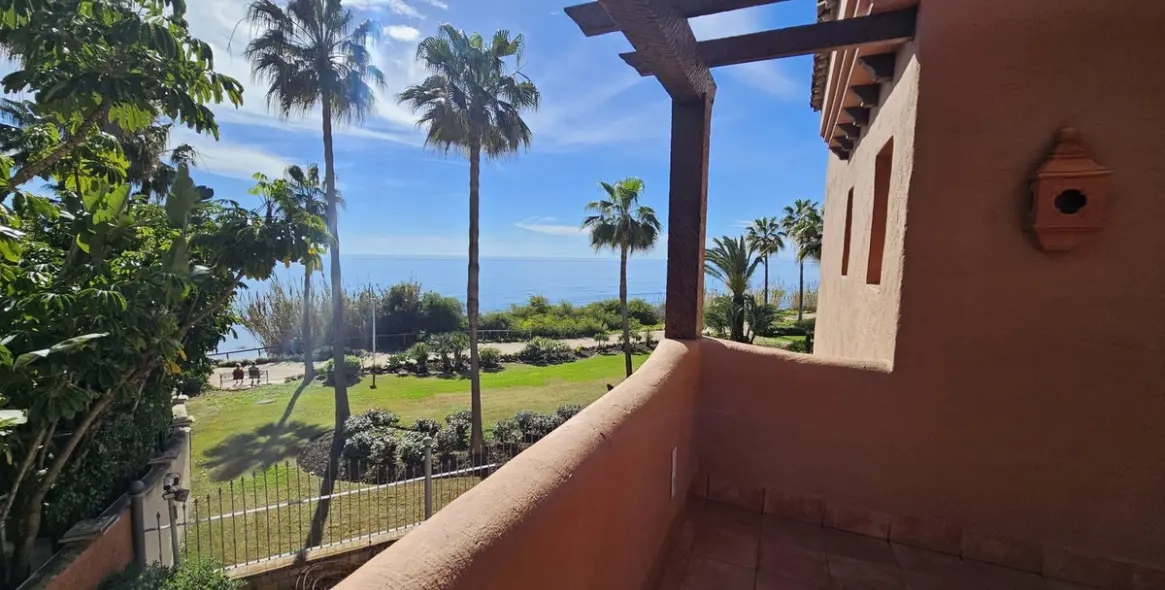 Alquiler a corto plazo de apartamento en planta media en Estepona 27