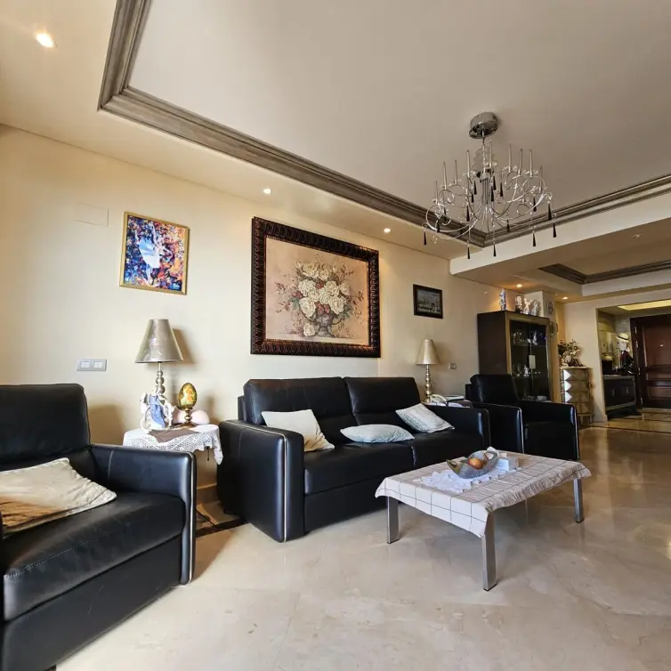 Short-term rent of middle floor apartment in Estepona