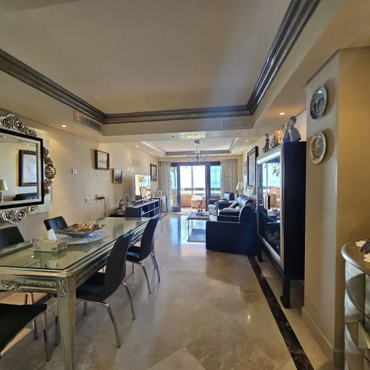 Short-term rent of middle floor apartment in Estepona