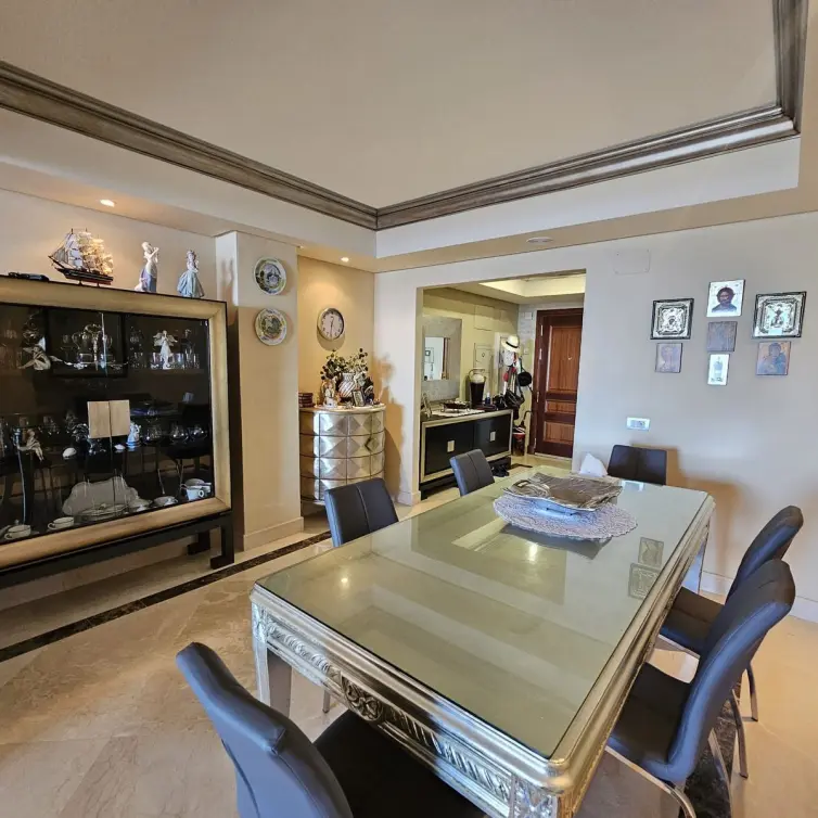 Short-term rent of middle floor apartment in Estepona