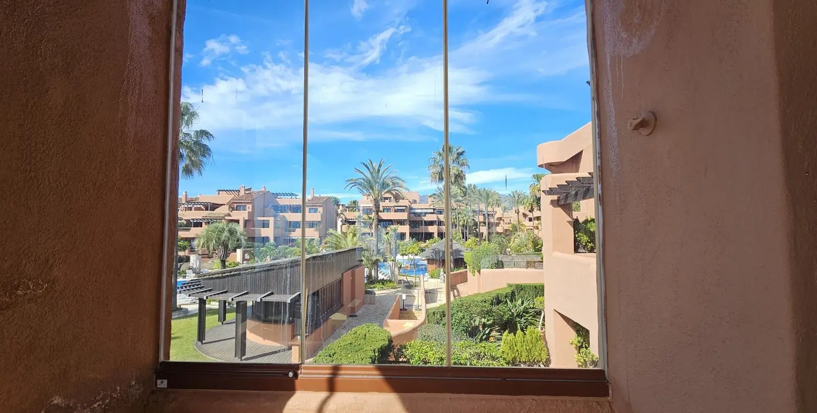 Краткосрочная аренда апартаментов на среднем этаже в Estepona 30
