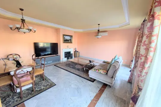 Image 7 thumb