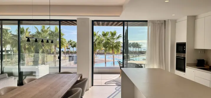 Продажа апартаментов на среднем этаже в Torremolinos 0