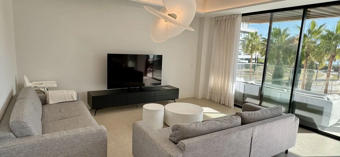Sale of middle floor apartment in Los Alamos 2