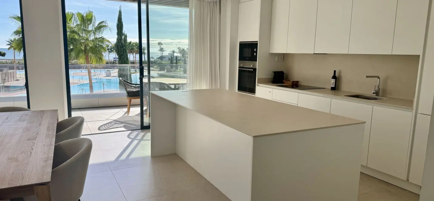 Sale of middle floor apartment in Los Alamos 3