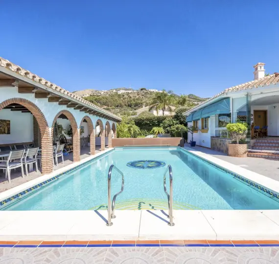 Sale of detached villa in Benalmadena Costa