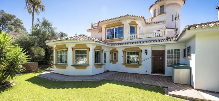 Sale of detached villa in Benalmadena Costa 3