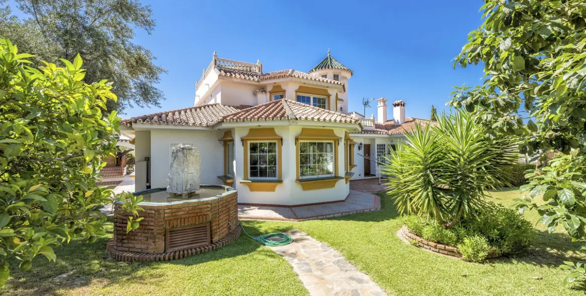 Sale of detached villa in Benalmadena Costa 6