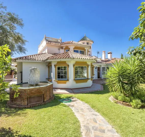 Sale of detached villa in Benalmadena Costa