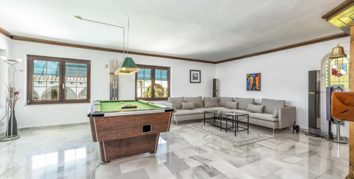 Sale of detached villa in Benalmadena Costa 10