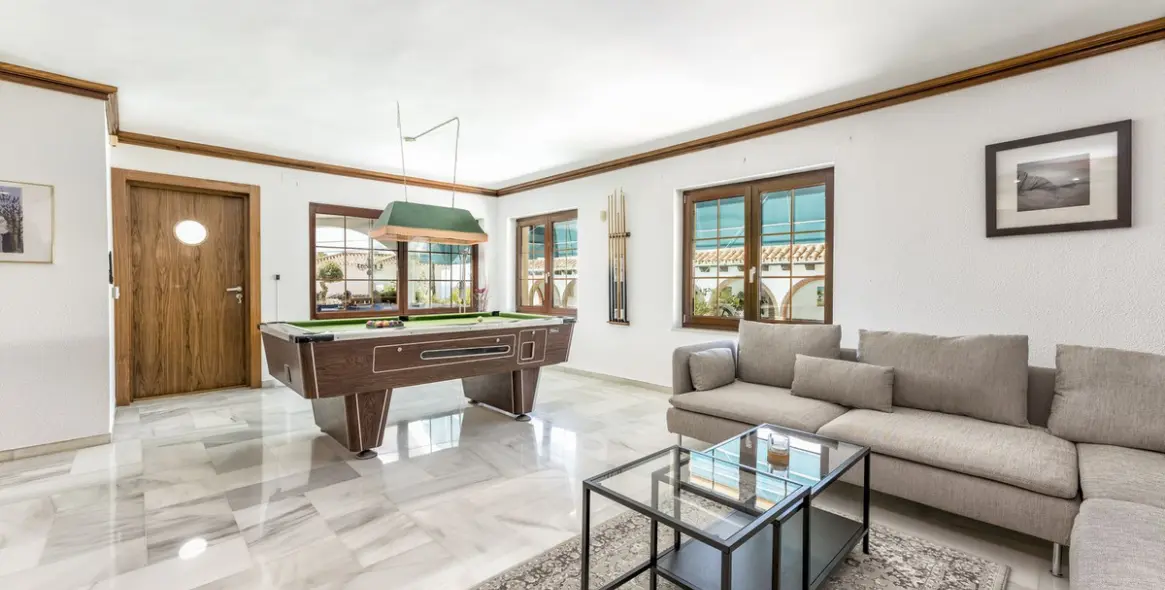 Sale of detached villa in Benalmadena Costa 12