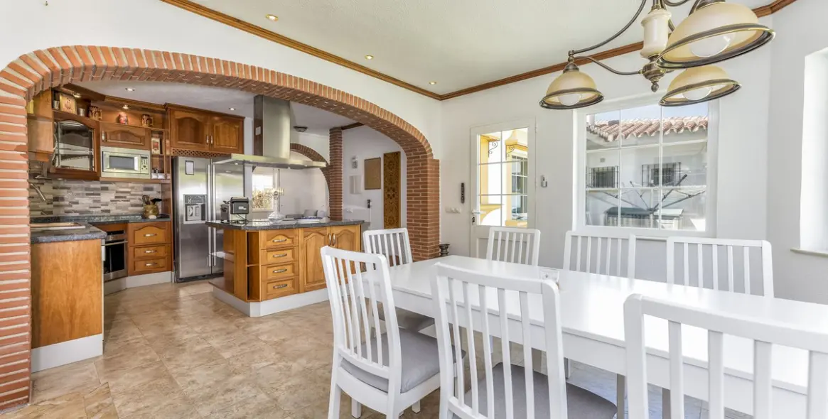 Sale of detached villa in Benalmadena Costa 17