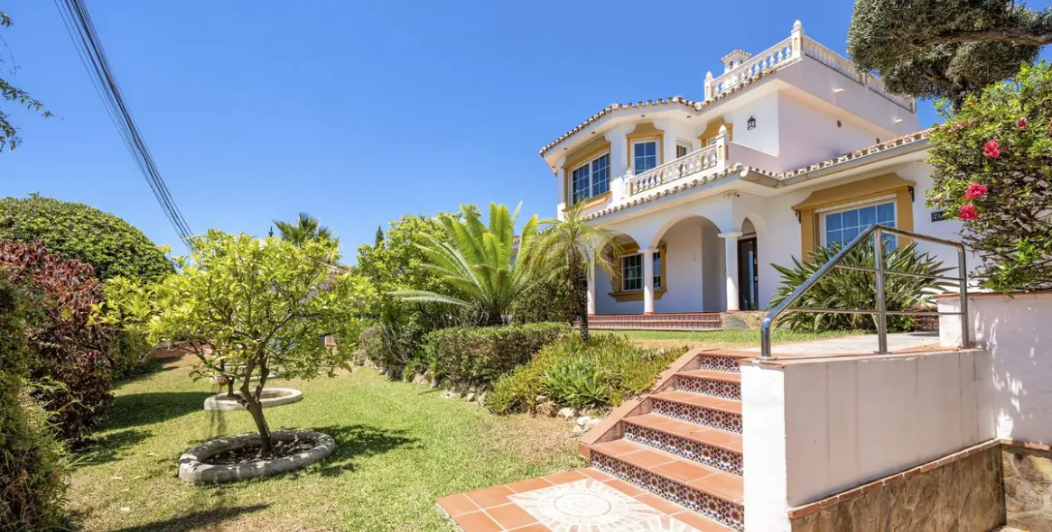 Venta de villa independiente en Benalmadena Costa 45