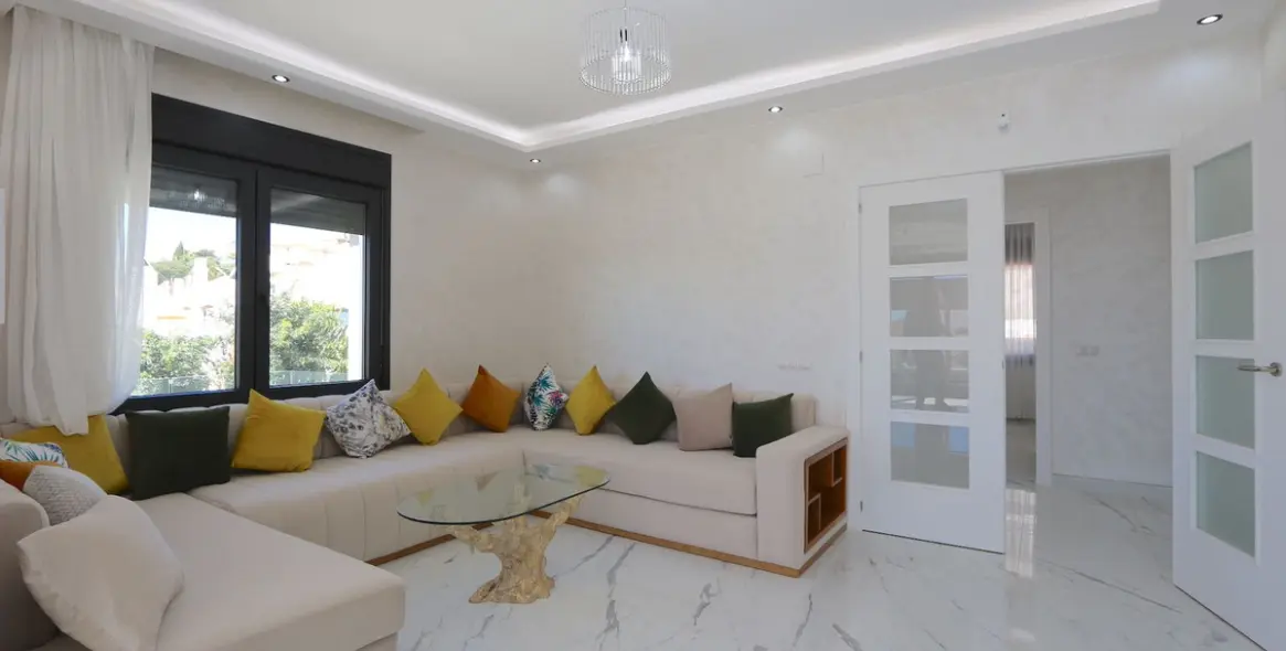 Продажа  отдельно стоящей виллы в Riviera del Sol 4