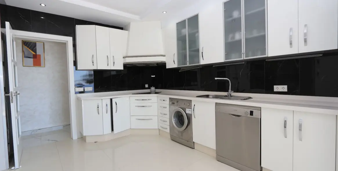 Продажа  отдельно стоящей виллы в Riviera del Sol 10