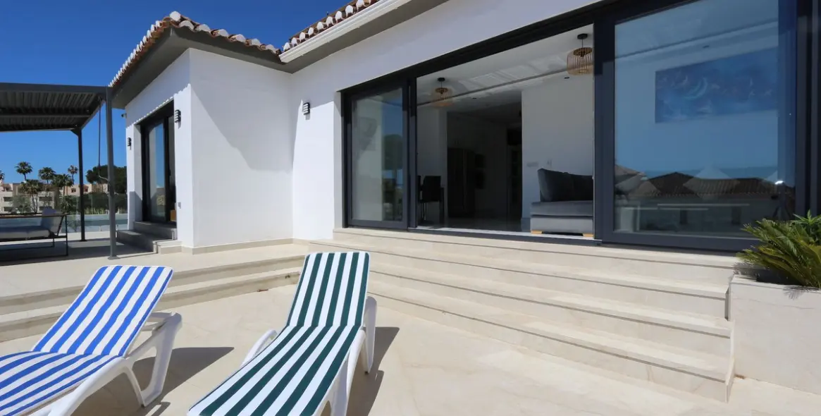 Sale of detached villa in Riviera del Sol 23