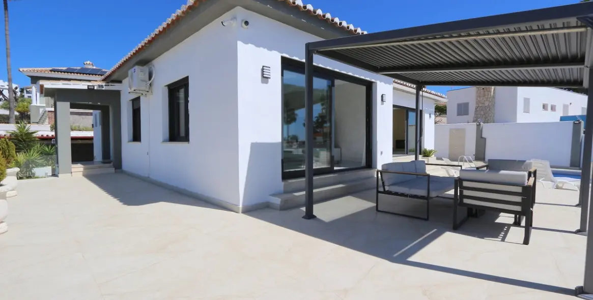 Sale of detached villa in Riviera del Sol 28