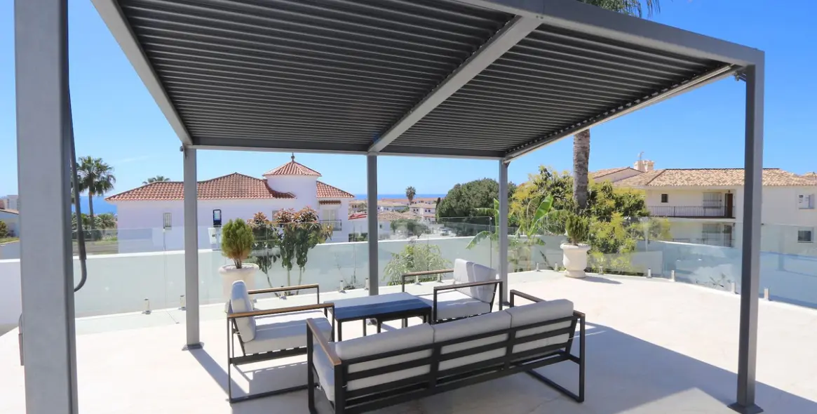 Sale of detached villa in Riviera del Sol 29