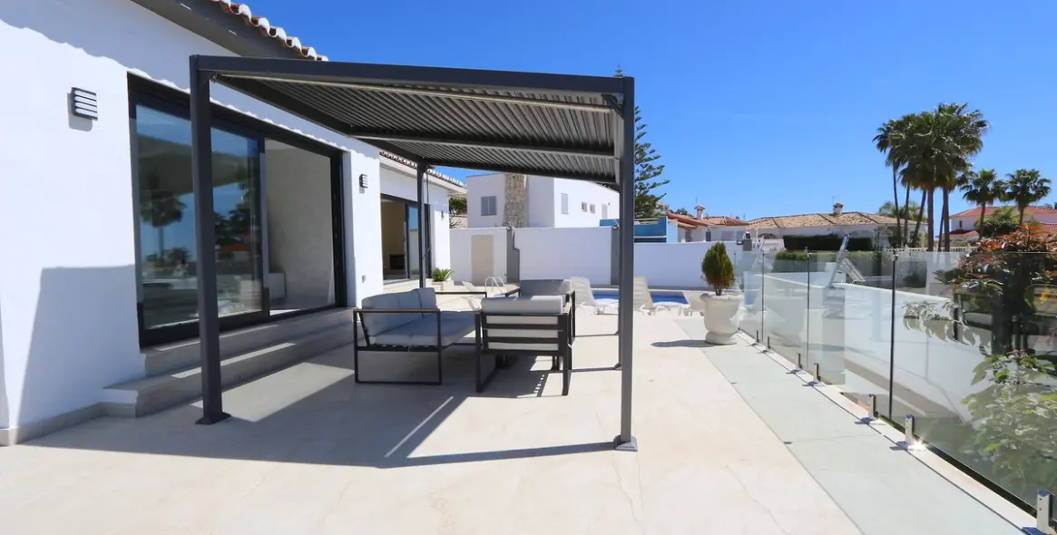 Sale of detached villa in Riviera del Sol 30