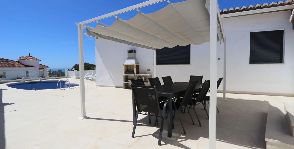 Sale of detached villa in Riviera del Sol 32