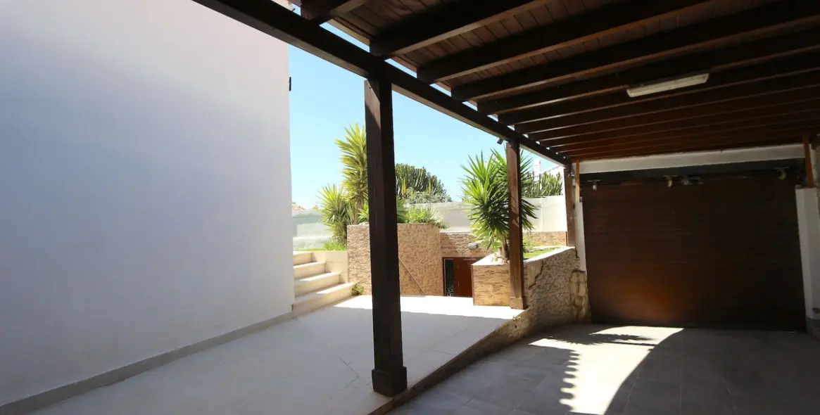 Sale of detached villa in Riviera del Sol 37