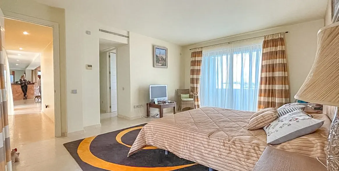 Sale of penthouse in Los Flamingos 10