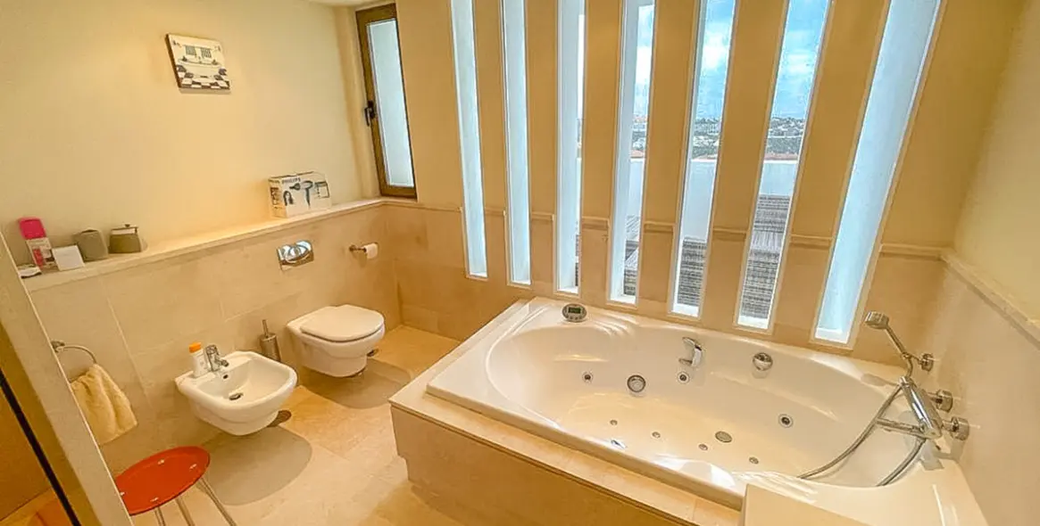 Sale of penthouse in Los Flamingos 11