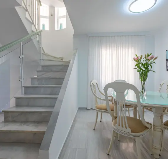 Продажа дома на две семьи в Costabella