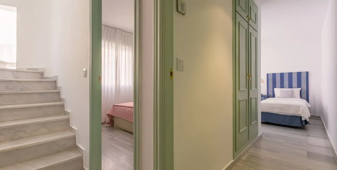 Продажа дома на две семьи в Costabella 21