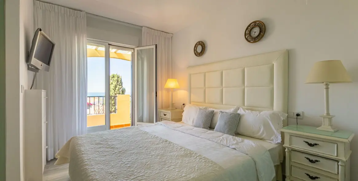 Продажа дома на две семьи в Costabella 33