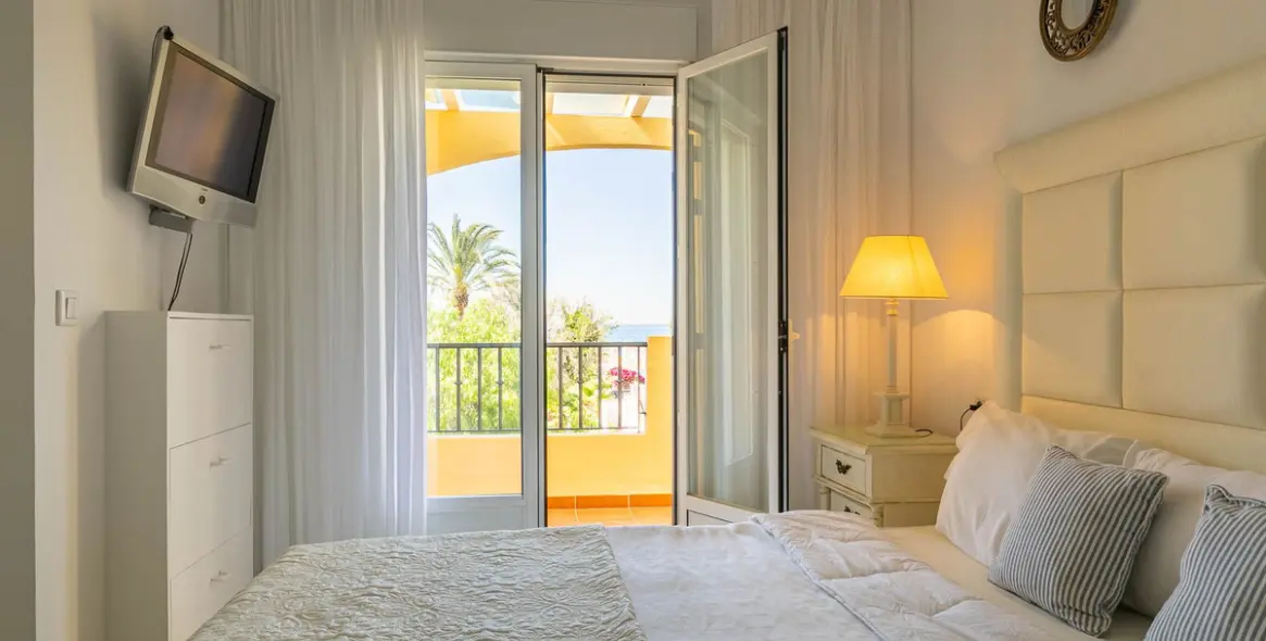 Продажа дома на две семьи в Costabella 34