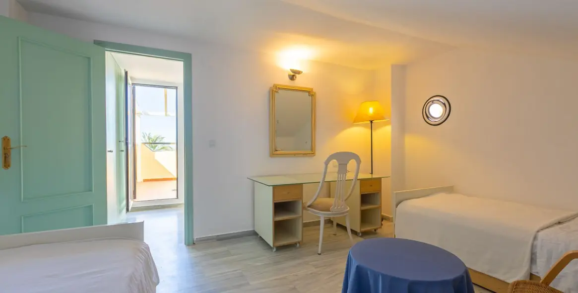 Продажа дома на две семьи в Costabella 42