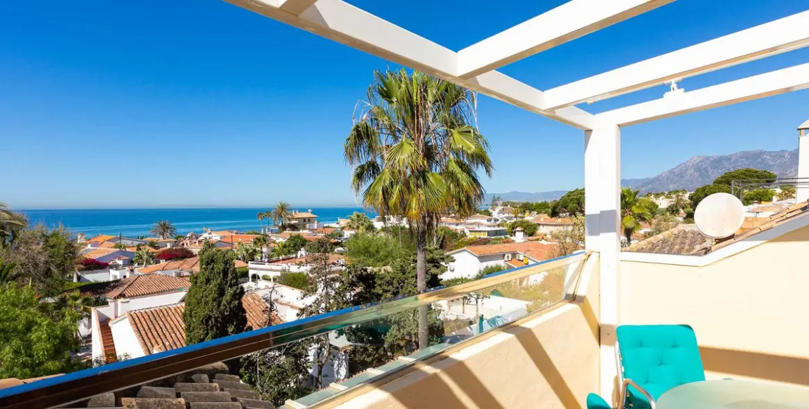 Продажа дома на две семьи в Costabella 49