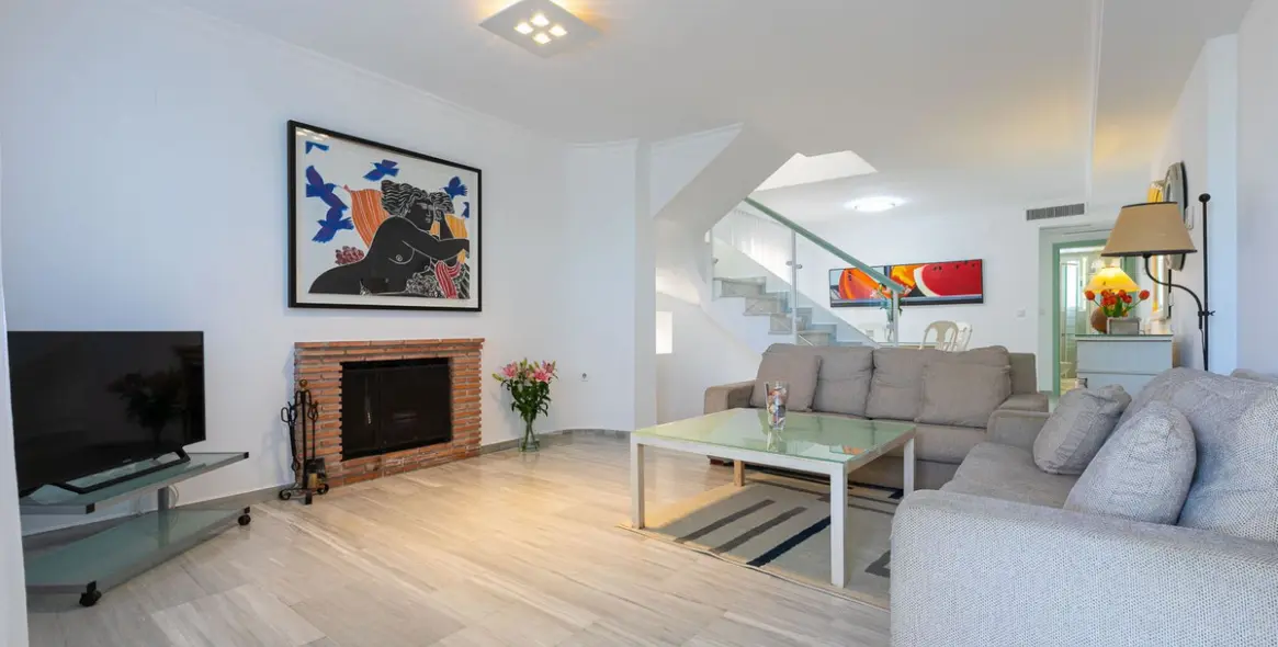 Продажа дома на две семьи в Costabella 50