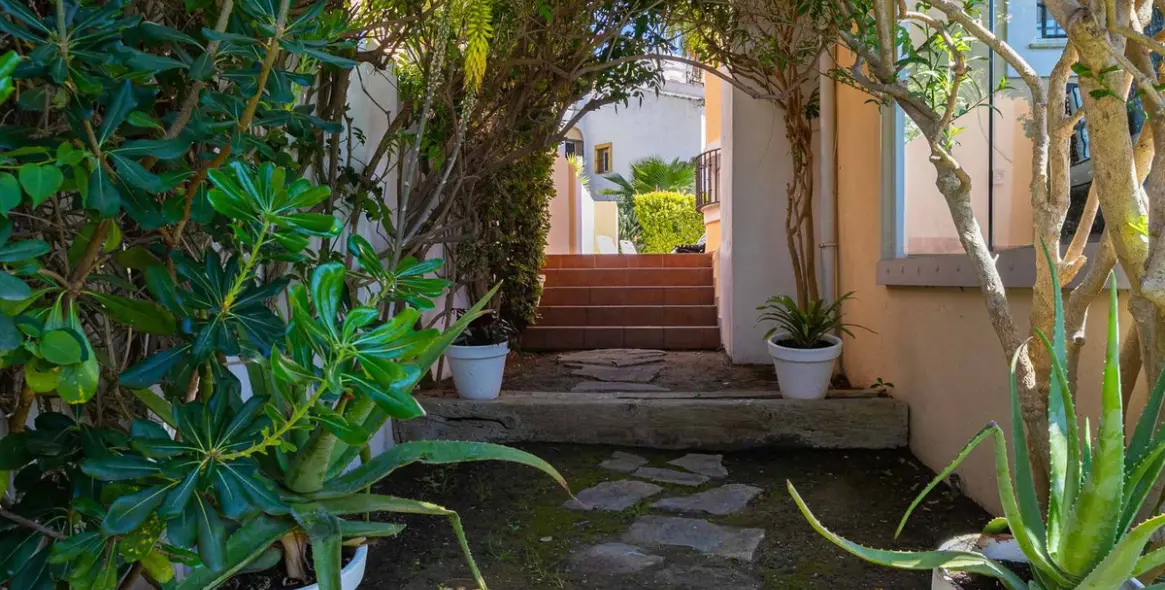 Продажа дома на две семьи в Costabella 54