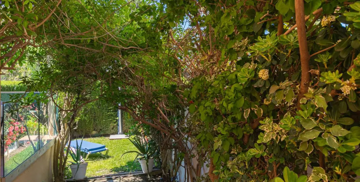 Продажа дома на две семьи в Costabella 55