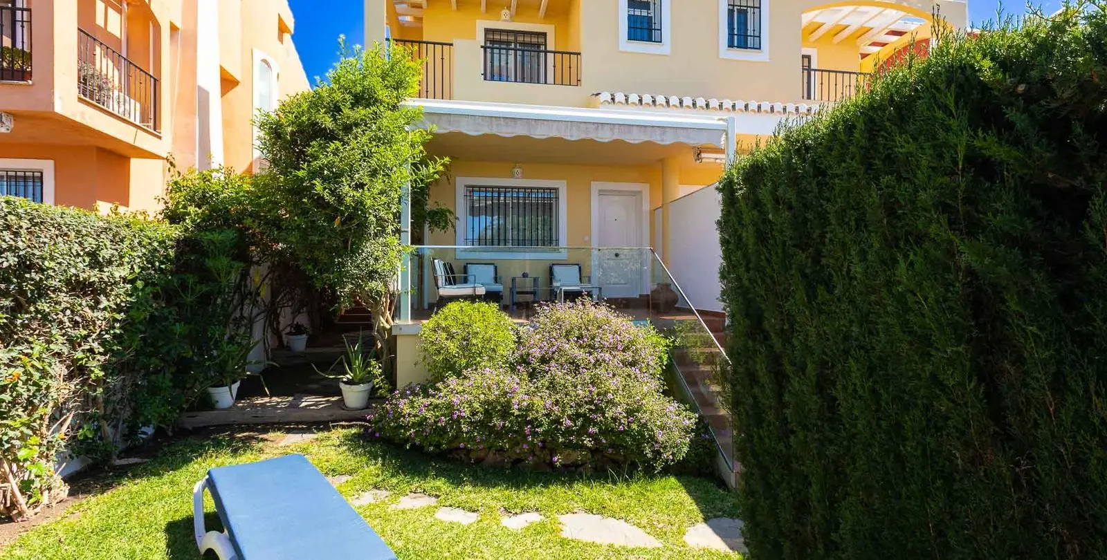 Venta de casa pareada en Costabella 2