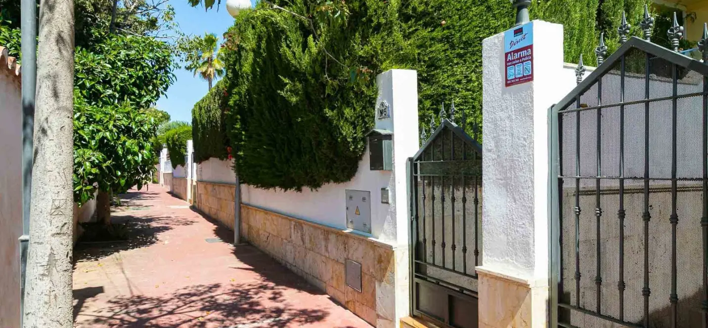 Продажа дома на две семьи в Costabella 2