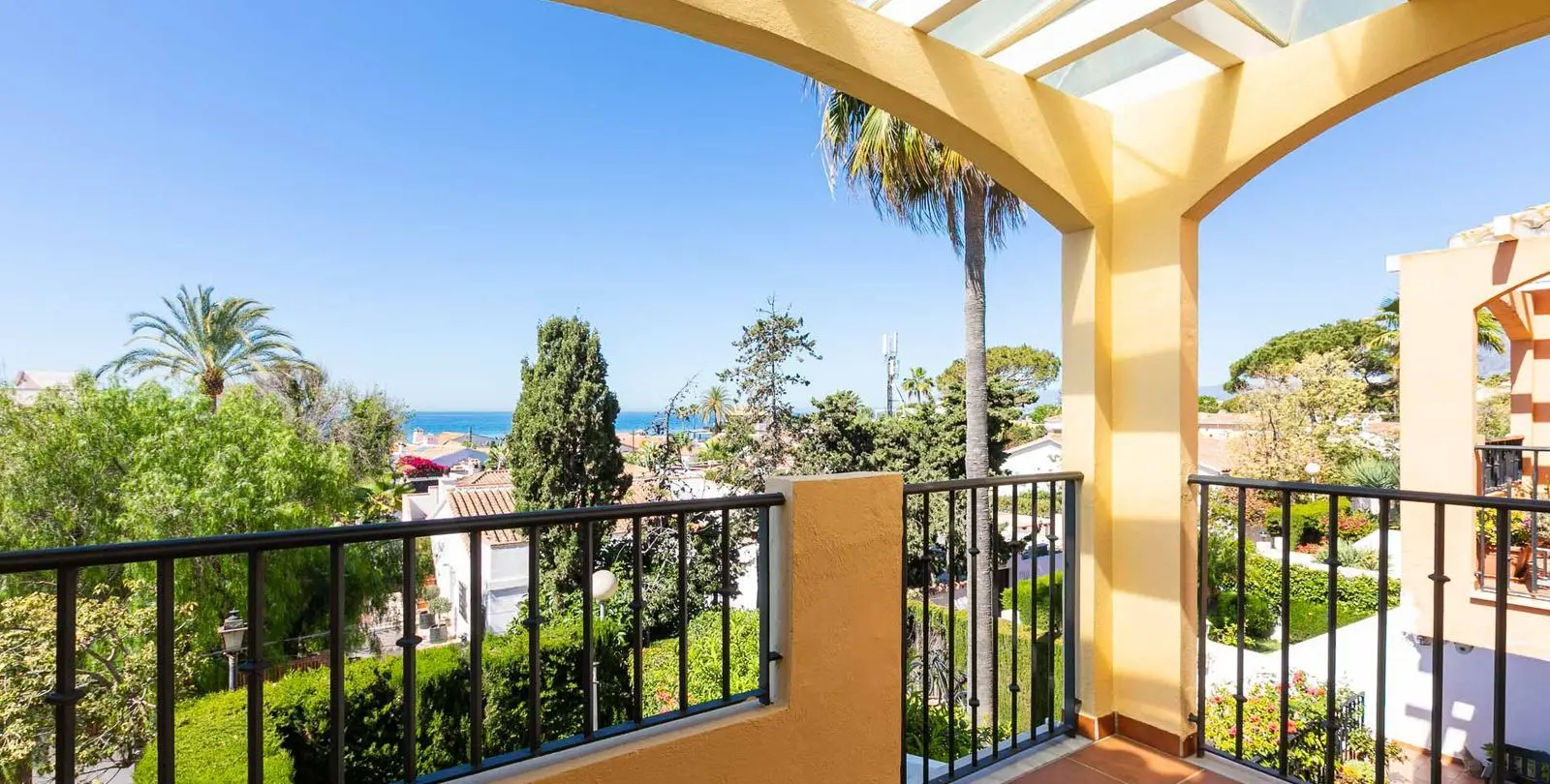 Sale of semi-detached house in Costabella 35
