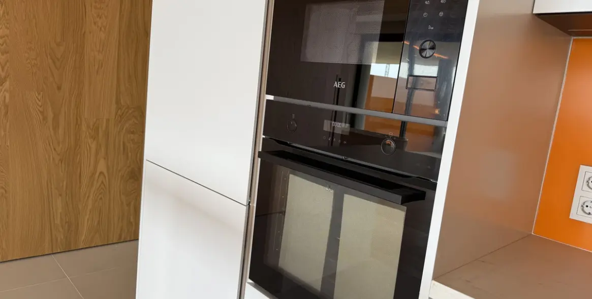Sale of middle floor apartment in Higueron 19