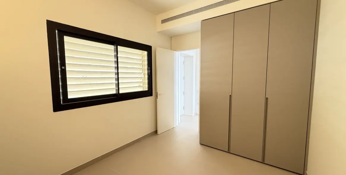 Sale of middle floor apartment in Higueron 28