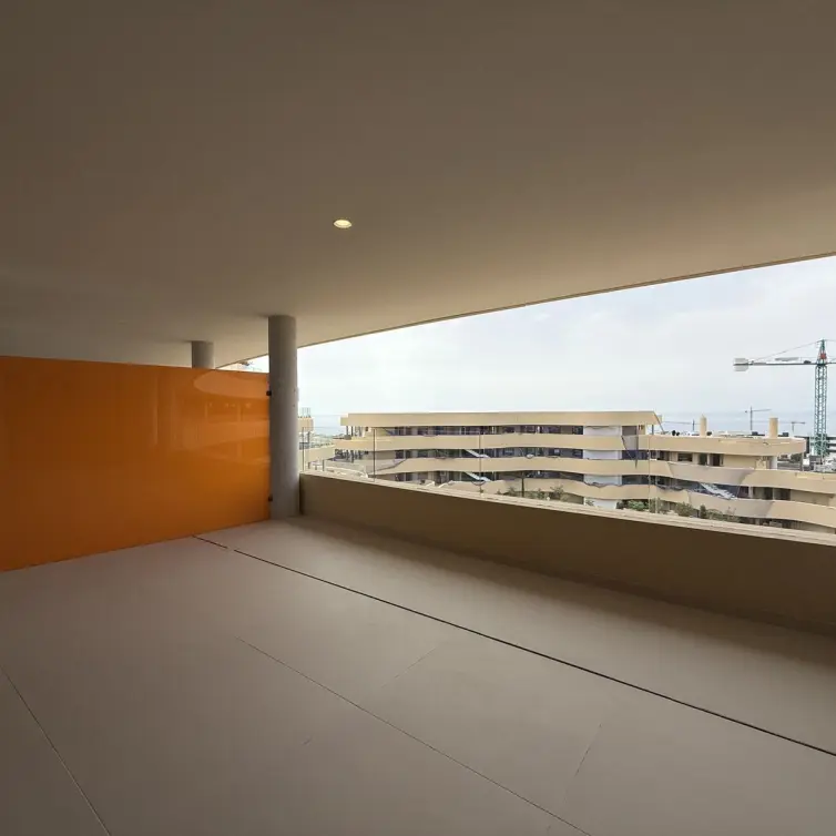 Sale of middle floor apartment in Higueron