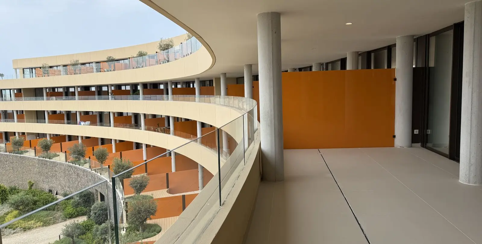 Sale of middle floor apartment in Higueron 8