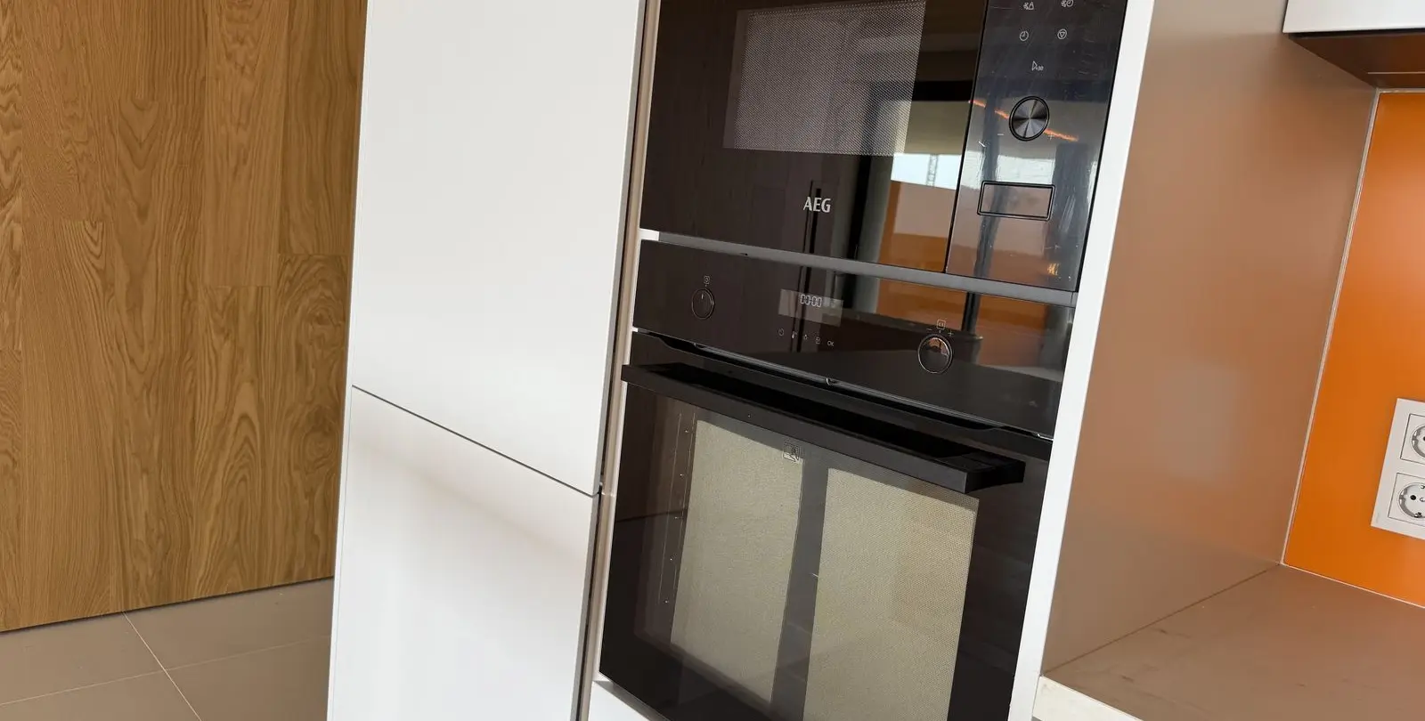 Sale of middle floor apartment in Higueron 19
